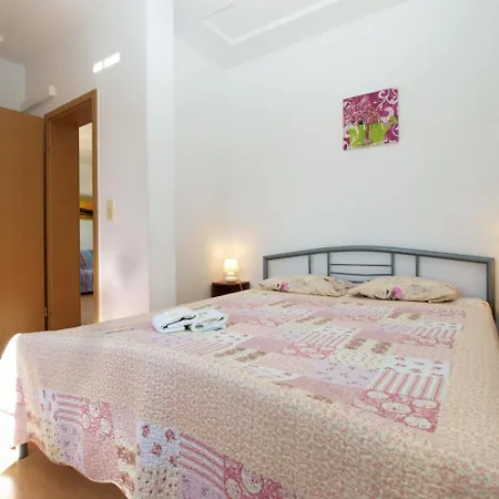 Tatjana 1810 * Pula